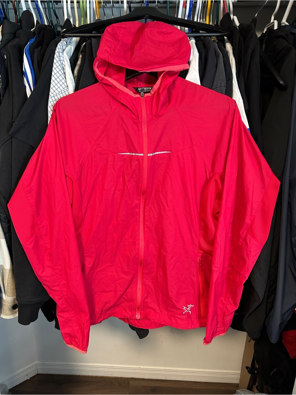 Arc'teryx Women's Size Large Pink Hooded Windbreaker Squamish Jacket